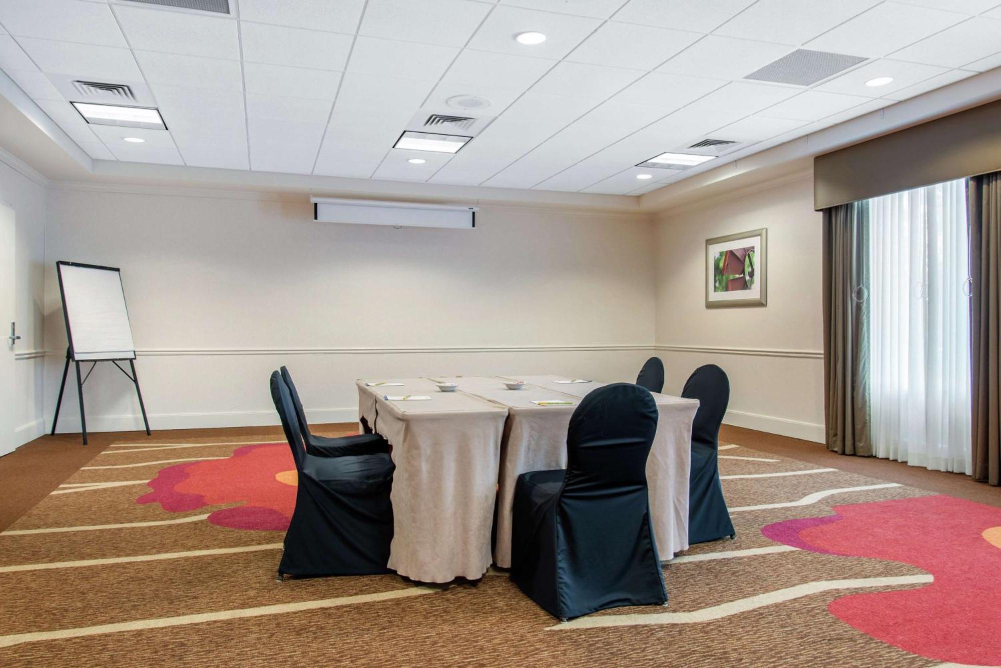 Hilton Garden Inn Portland Airport Exterior foto